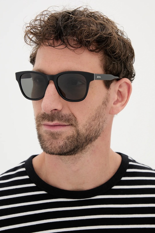 Zegna occhiali da sole a tinta unita nero EZ0222.5201A