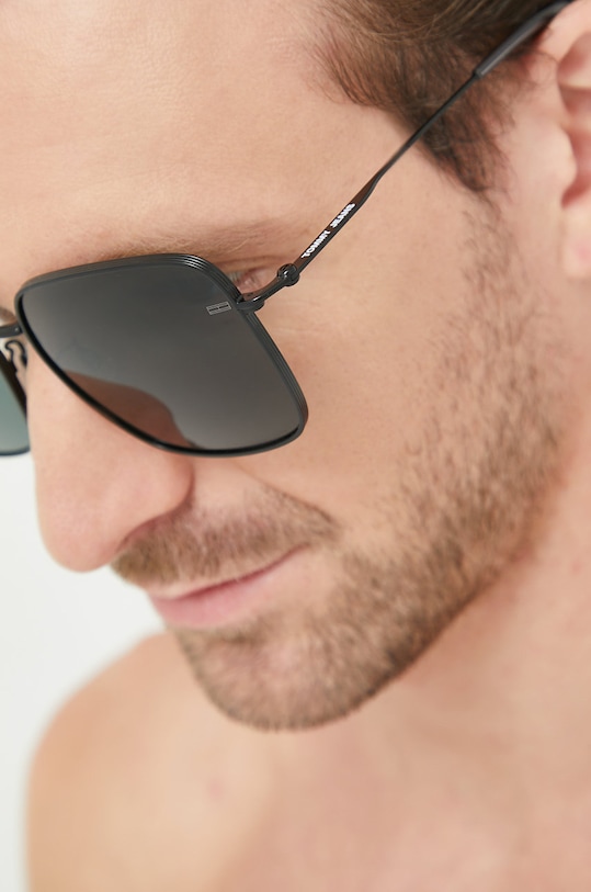 Akcesoria Tommy Jeans okulary przeciwsłoneczne TJ.0071/F/S czarny