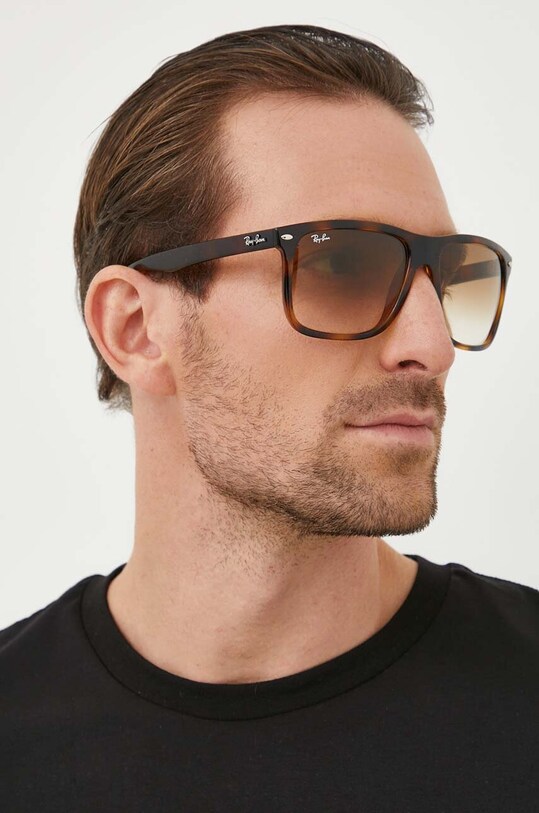 Ray-Ban okulary przeciwsłoneczne BOYFRIEND TWO 0RB4547 brązowy AA00