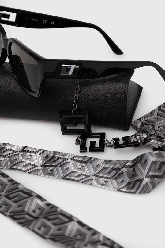 Сонцезахисні окуляри Guess чорний GU7916.5501A