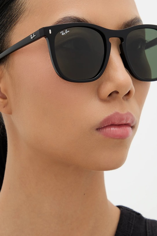 Slnečné okuliare Ray-Ban 0RB2210