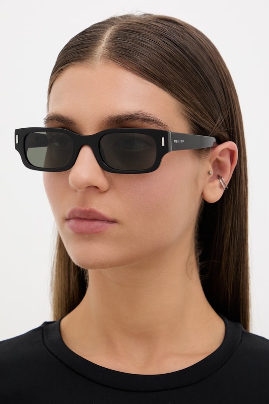 Alexander McQueen ochelari de soare AM0549S negru AA00