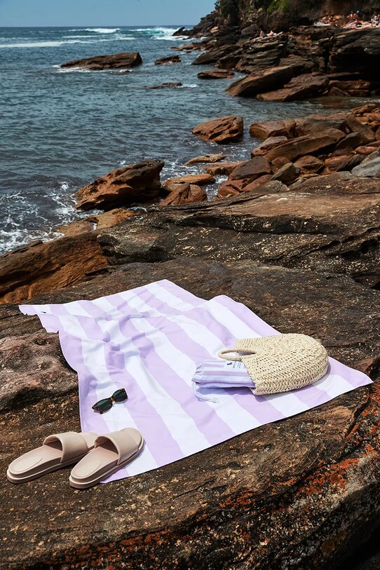 Лайфстайл Швидковисихаючий пляжний рушник Dock & Bay Lombok Lilac 200 x 90 cm TOWLB.CAB.XL.LTPPL.R фіолетовий