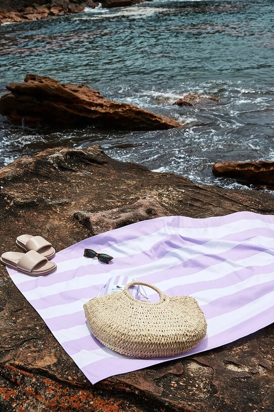 Швидковисихаючий пляжний рушник Dock & Bay Lombok Lilac 200 x 90 cm фіолетовий TOWLB.CAB.XL.LTPPL.R