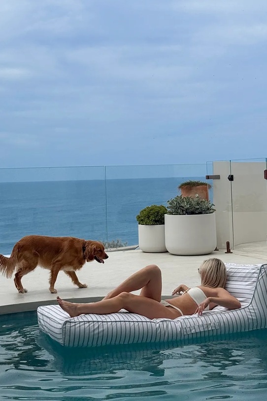 SunnyLife materac dmuchany do pływania La Palma Sage Stripe S51LDLGR