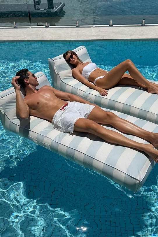 SunnyLife felfújható matrac úszáshoz Lazy Days Blue Stripe S51LDLBL