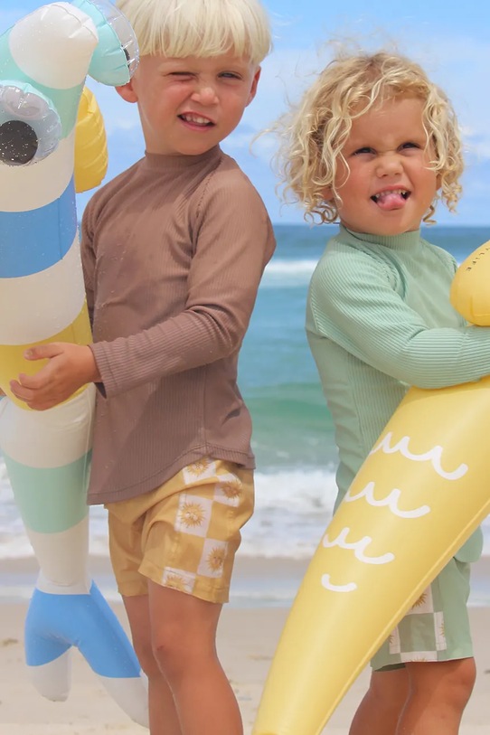 Plavecké pěnové tyče SunnyLife Finn the Fish Multi 2-pack S51KNMUL