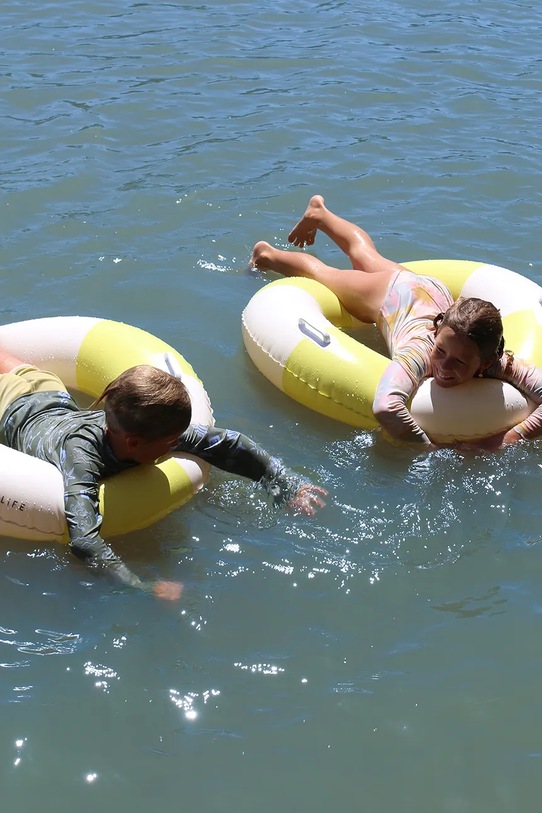 Круг для плавания SunnyLife Tides Out Citrus Stripe S51SPRYL