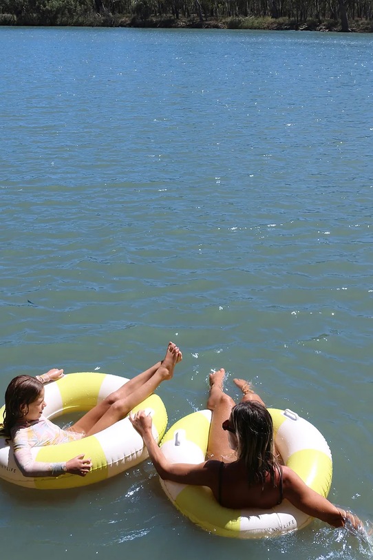 Круг для плавания SunnyLife Tides Out Citrus Stripe S51SPRYL