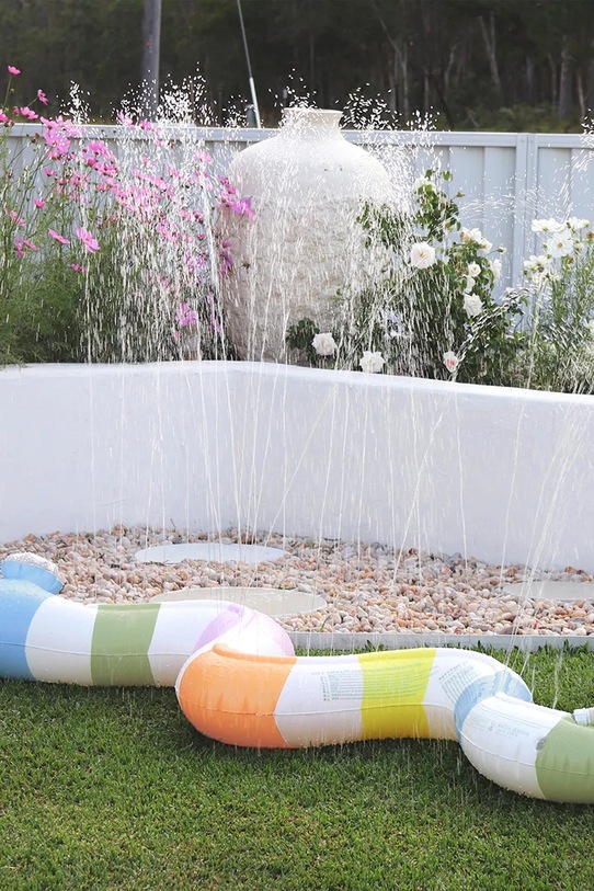 SunnyLife felfújható öntöző Into the Wild Multi S41ISSNK