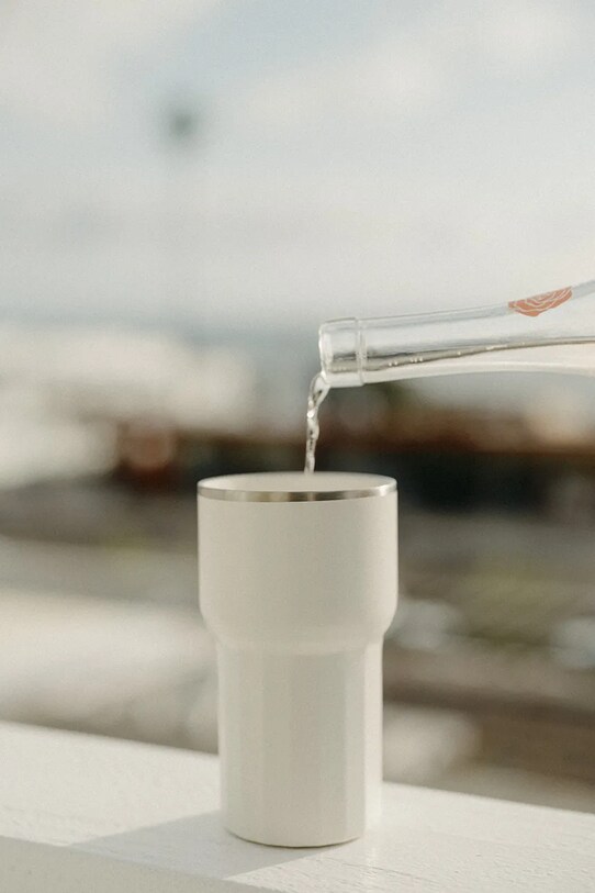 Business & Pleasure Co. kubek termiczny Hemingway 470 ml BPA.DRN.ANT.WHT.12