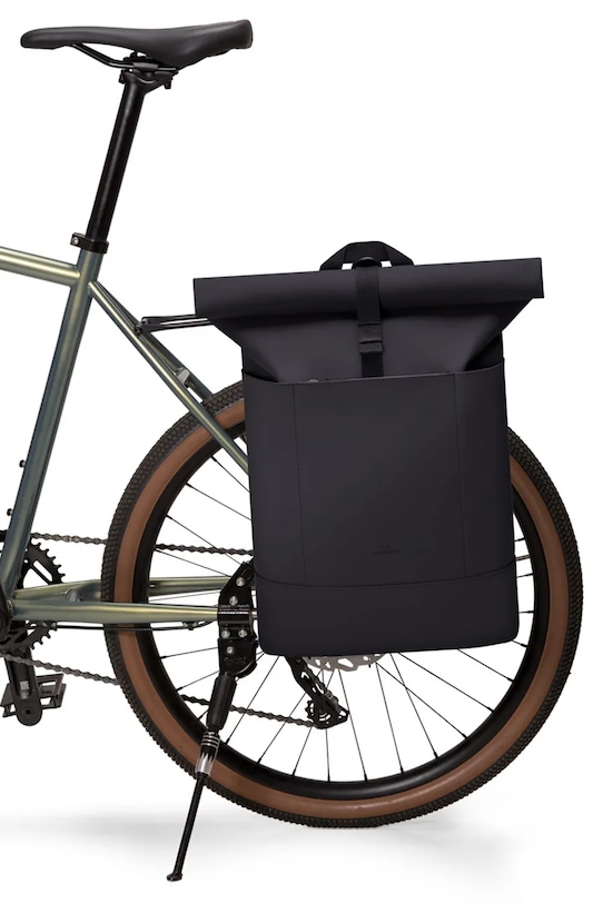 Mestský batoh s držiakom na kufor Ucon Acrobatics Lotus Infinity Black 16 L 105412LI40524