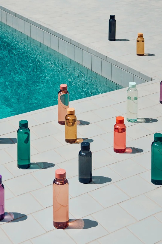 HAY butelka na wodę Miz 540 ml AE366.D807.AB27 czerwony