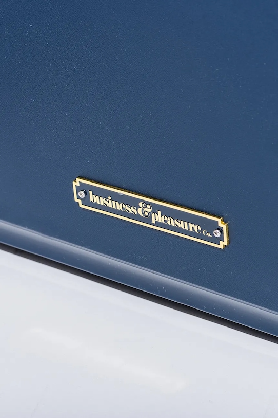 Business & Pleasure Co. chłodziarka turystyczna 33 l BPA.HRD.BOA.NVY granatowy