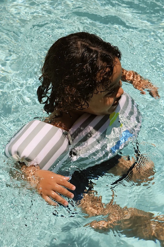 SunnyLife kamizelka z rękawkami do pływania 3-6 S61FJEEG