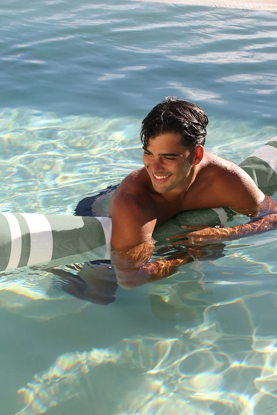 SunnyLife makaron do pływania 139 x 25 x 25 cm S61MPNSE zielony