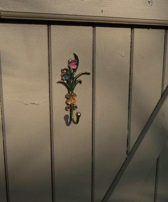 Living și dormitor Doing Goods umeraș de perete Ivy Hook 1.10.10.075.600.4 galben