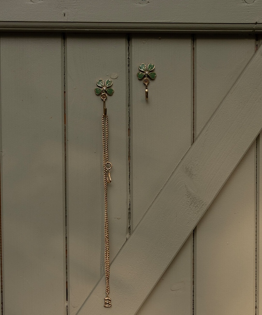 Living și dormitor Doing Goods umeraș de perete Lucky Clover Hook Mini 1.10.10.070.600.3 galben