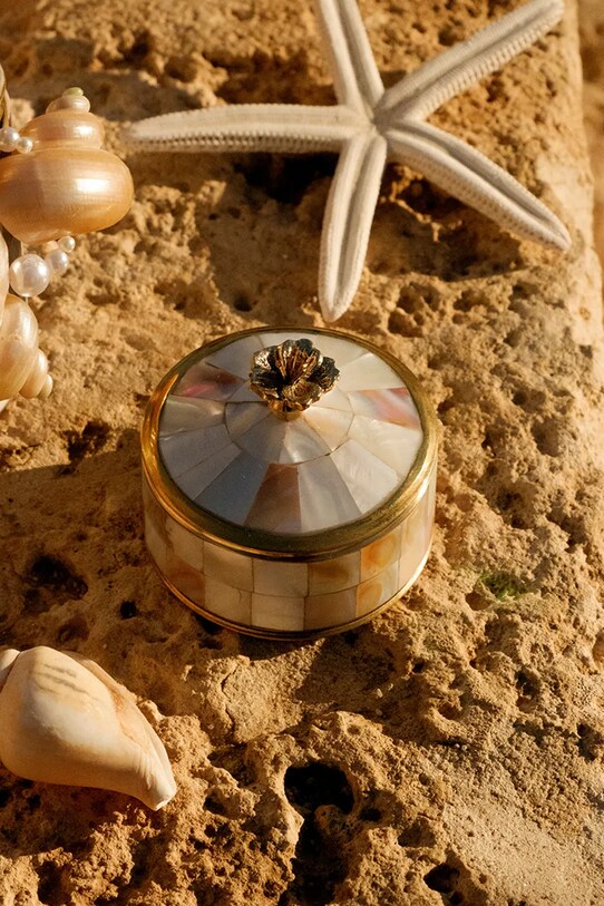 Obývací pokoj a ložnice Nádoba s víkem Doing Goods Maisie Circus Box Pear 1.20.21.046.020.4 vícebarevná