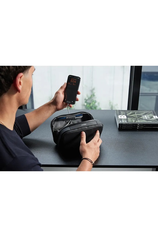 Orbitkey 2 az 1-ben utazásrendszerező Tech Pouch 23 x 14 x 8 cm WTP1.BLK.109