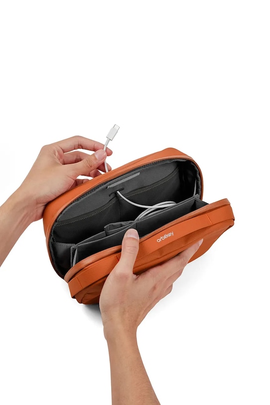 Ταξιδιωτικός οργανωτής Orbitkey Tech Pouch 23 x 14 x 8 cm WTP1.TER.109 πορτοκαλί