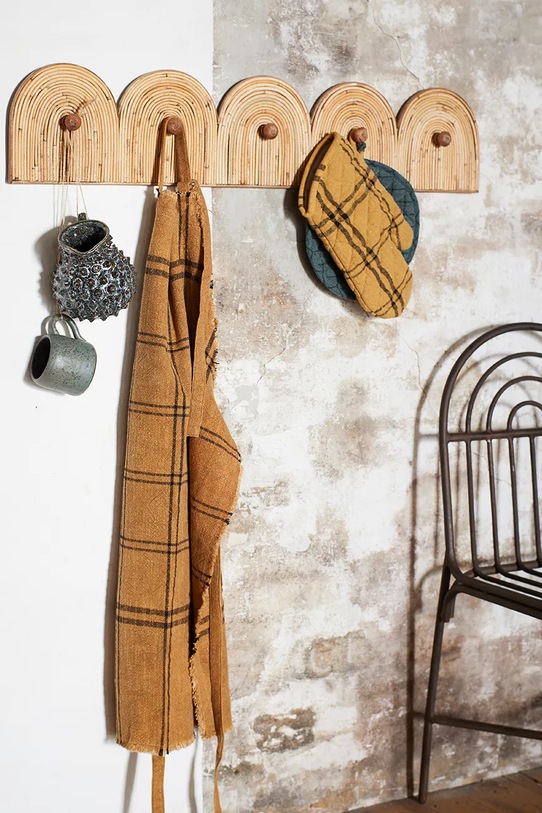 Salon i sypialnia Madam Stoltz wieszak ścienny 90 x 4 x 18,5 cm 20Y5087 beżowy