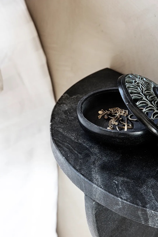 House Doctor raft suspendat HDMega 36 x 18 cm negru 210460600