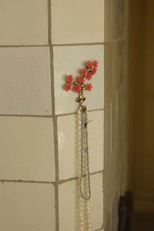 Doing Goods haczyk Elodie Flower 11,5 x 8 x 2 cm 1.10.10.087.099.3 żółty