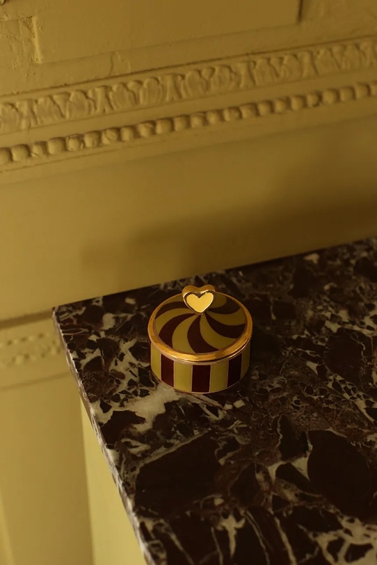 Doing Goods pojemnik z pokrywką Pyar Heart Circus 6 x 7 x 7 cm 1.20.21.052.010.3 multicolor AA00