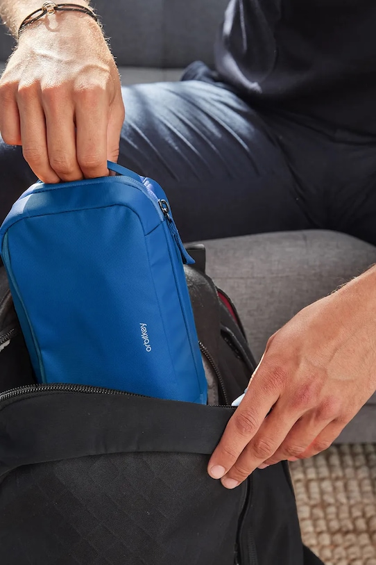 Orbitkey 2 az 1-ben utazásrendszerező Tech Pouch x KonMari 23 x 14 x 8 cm WTP1.COB.109