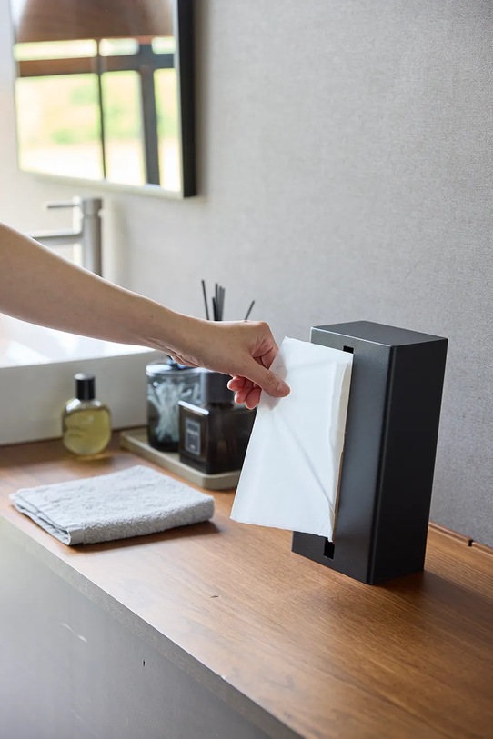 Salon i sypialnia Yamazaki pojemnik na chusteczki Tower 12,6 x 9,7 x 23,7 cm 1441. czarny