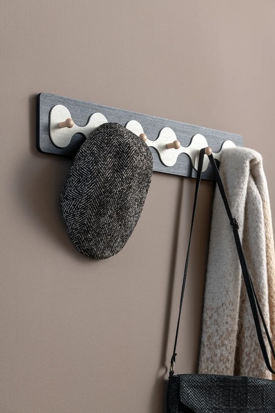 Obývací pokoj a ložnice Věšák Present Time 4,5 x 11,5 cm PT4361BK černá
