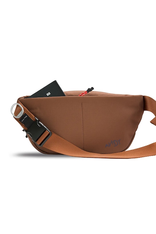 Orbitkey geantă de umăr Disney™ Sling 4 L x Woody multicolor BUS1.WDY.509