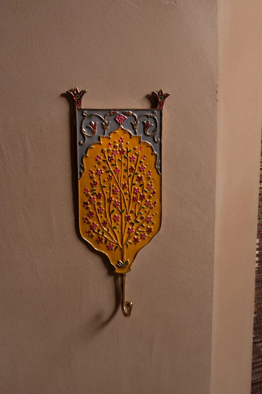 Salon i sypialnia Doing Goods haczyk ścienny mosiężny 10,3 x 27,5 x 3,2 cm 1.10.10.064.099.5 multicolor