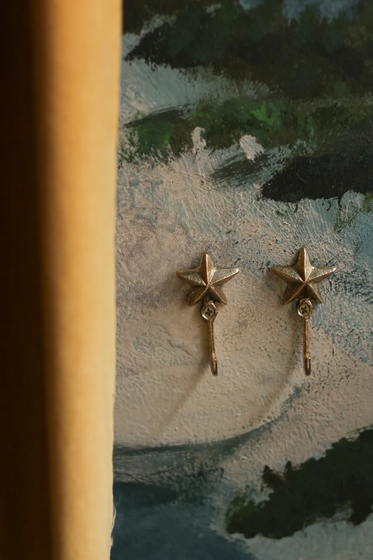 Salon i sypialnia Doing Goods zestaw haczyków ściennych mosiężnych 6,5 x 4 x 1 cm 1.10.10.078.099.1 żółty