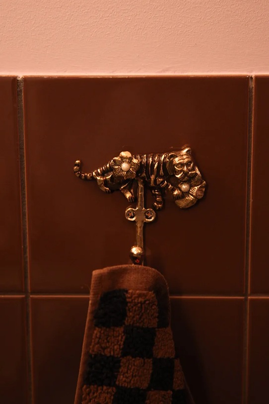 Doing Goods haczyk ścienny mosiężny 9 x 9 x 3,5 cm 1.10.10.083.099.3 żółty