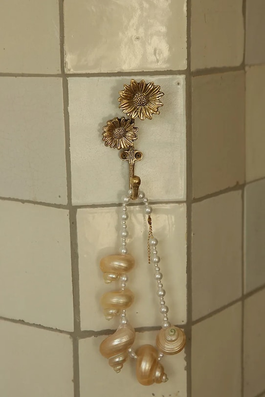 Doing Goods háčik nástenný mosadzný 12 x 6 x 3,5 cm žltá 1.10.10.086.099.3