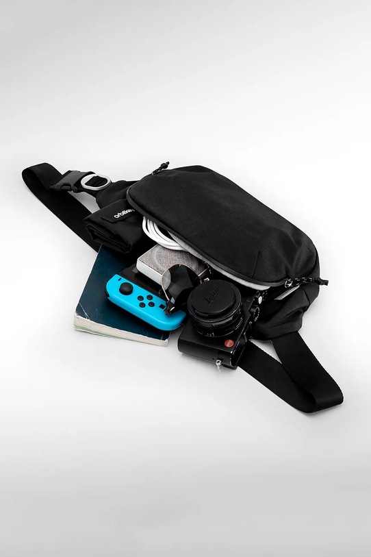 Orbitkey torba na ramię z materiału tekstylnego BUS1.BLK.109 czarny