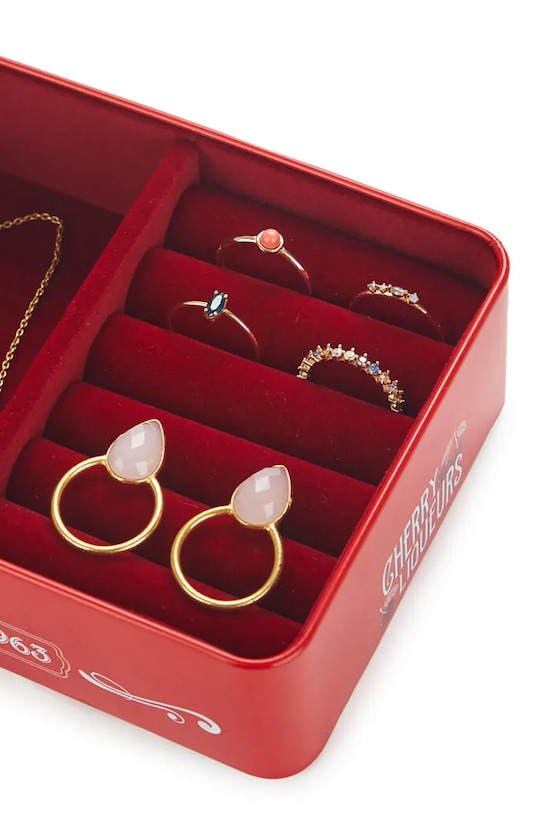 Balvi pudełko na biżuterię Cherry 4 x 14,2 x 10 cm 28132 czerwony AA00