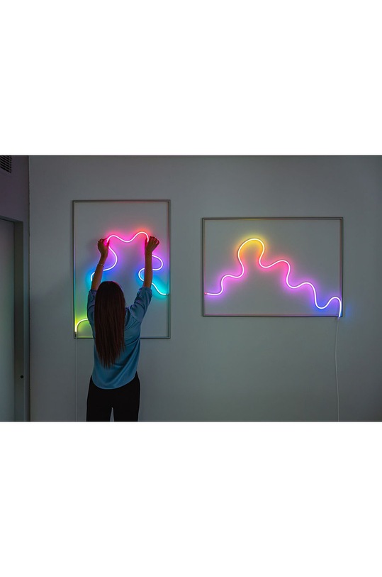 Dnevni boravak i spavaća soba Twinkly fleksibilna LED traka 192 LED RGB 2m - Starter Kit TWFL200STW.WEU šarena