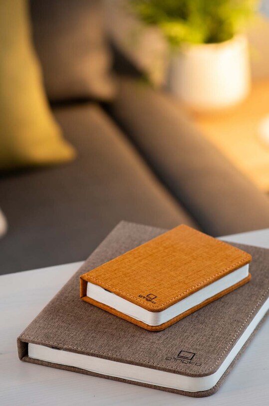 Gingko Design lampă cu led Mini Smart Book Light GK12F.OE8