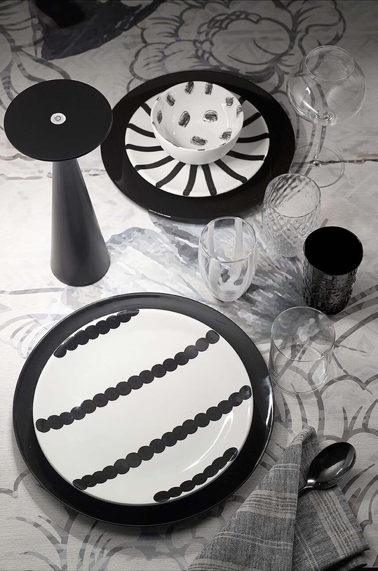 Bezdrátová LED lampa Zafferano Dama Pro Table lamp LD0610N3