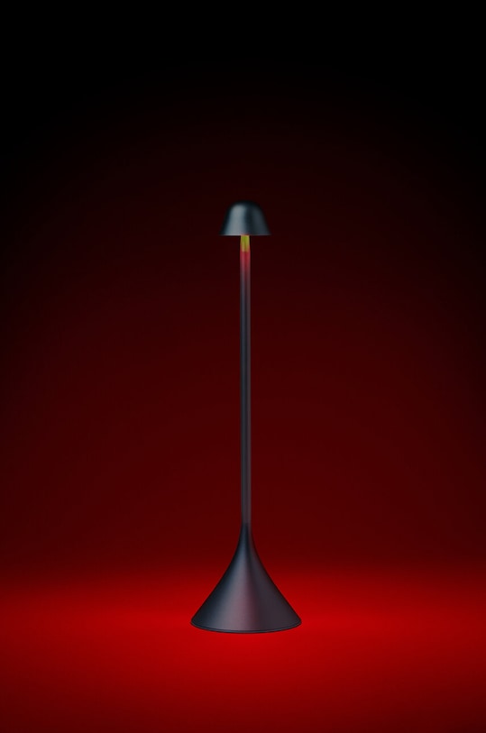 Бездротова настільна лампа Lexon Steli Bell LH95B.LB1