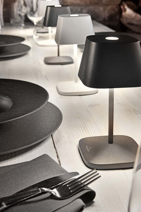 Villeroy & Boch lampa stołowa bezprzewodowa led Neapel 2.0 czarny 96877