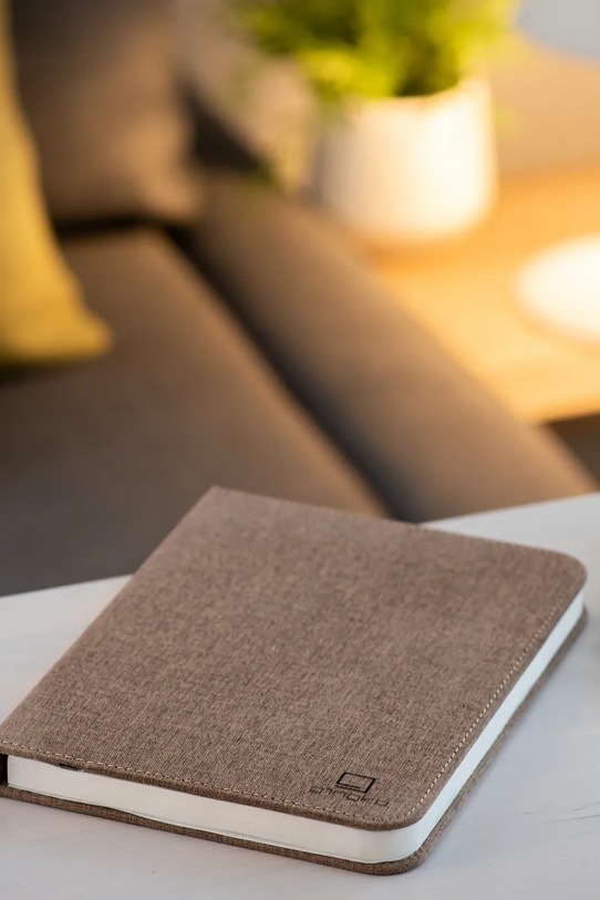 Obývacia izba a spálňa Bezdrôtové led svietidlo Gingko Design Large Fabric Book Light GK12F.BN1 hnedá