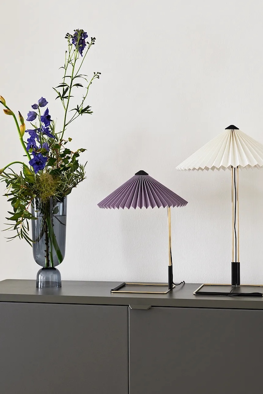 Obývacia izba a spálňa Stolná lampa HAY Matin 52 x 38 cm AA972.A577.AB78 fialová