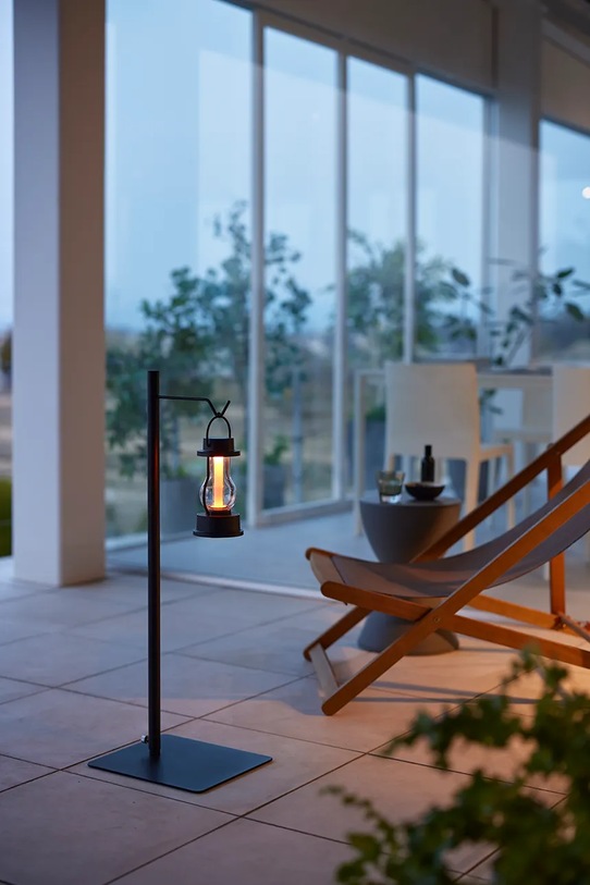 Salon i sypialnia Yamazaki stojak na latarenkę regulowany Tower 80 - 152 cm 4515.. czarny