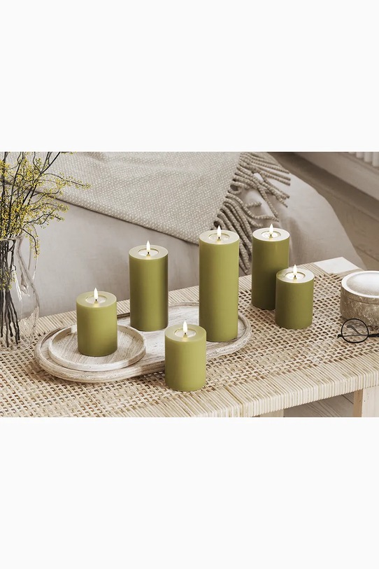 Led sveča Deluxe Homeart Oliven Gronne Bloklys 7,5 x 12,5 cm zelena RF.0083