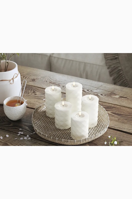 Dnevna soba in spalnica Led sveča Deluxe Homeart Square Bloklys 7,5 x 12,5 cm RF.S.0002 bela