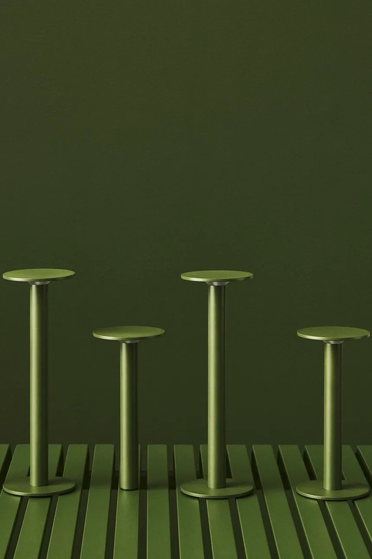 HAY lampa bezprzewodowa led Host 22 x 10 cm zielony AF421.F521.AB70